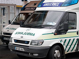 Ambulances waiting 'too lo...
